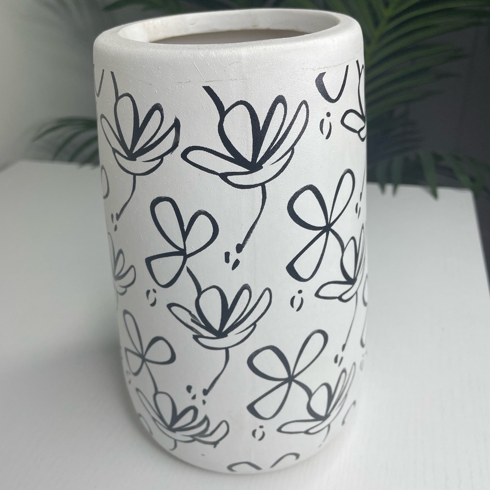 Black and White Flower Vase